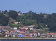 Avión volando sobre San Esteban